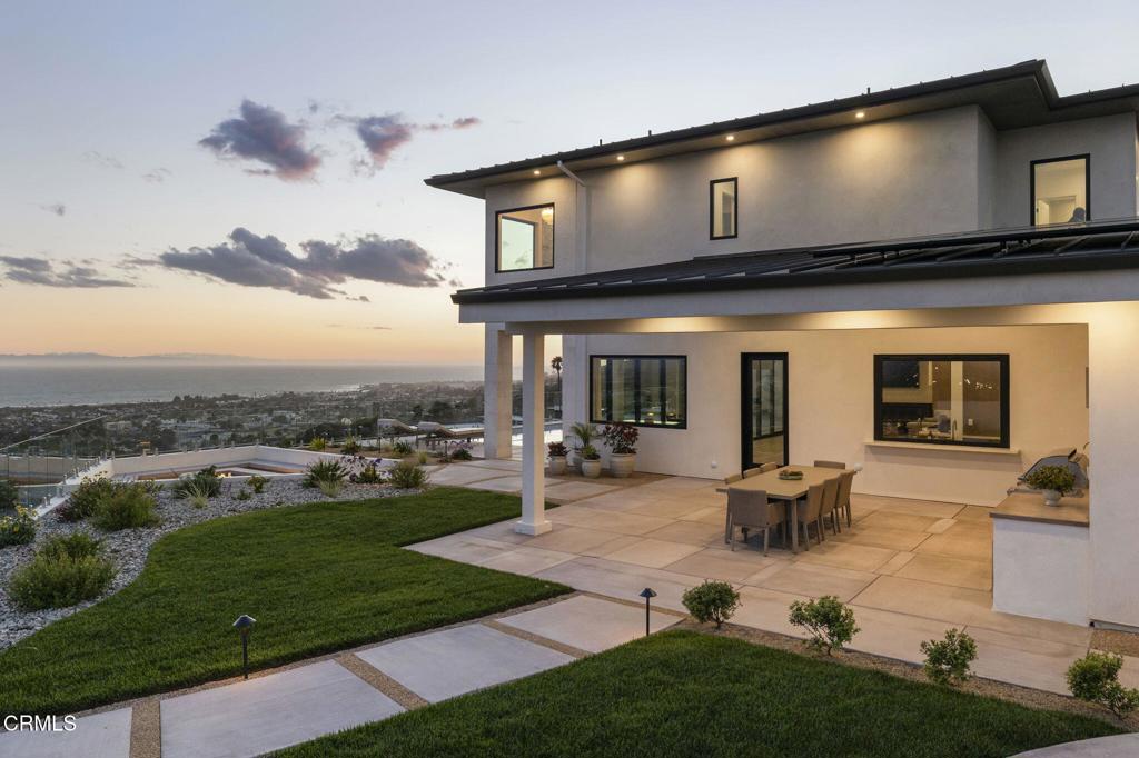 Ventura, California, 93003, United States, 4 Bedrooms Bedrooms, ,5 BathroomsBathrooms,Residential,Active,2041758