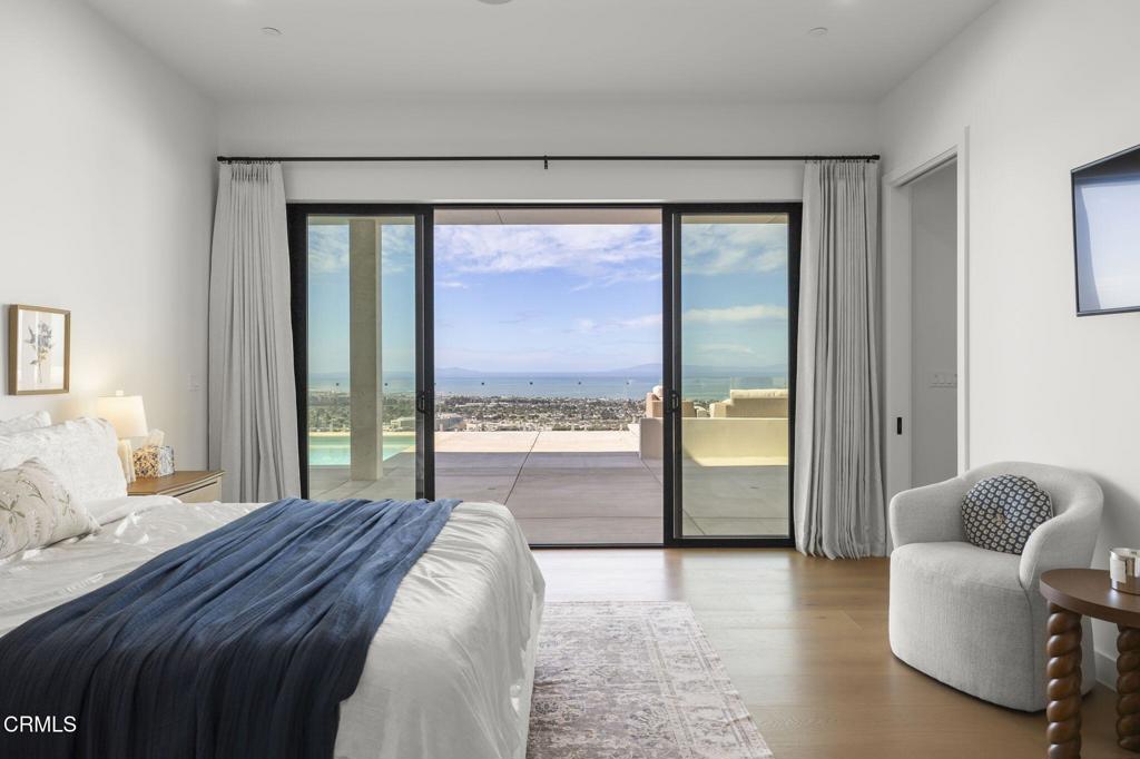 Ventura, California, 93003, United States, 4 Bedrooms Bedrooms, ,5 BathroomsBathrooms,Residential,Active,2041758