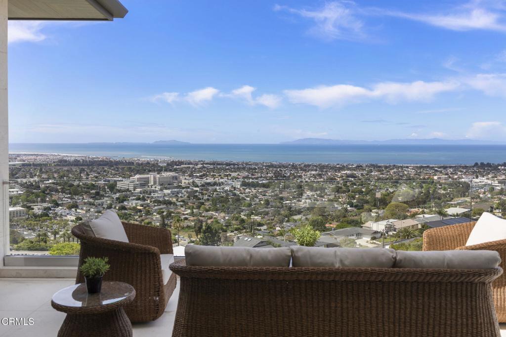 Ventura, California, 93003, United States, 4 Bedrooms Bedrooms, ,5 BathroomsBathrooms,Residential,Active,2041758