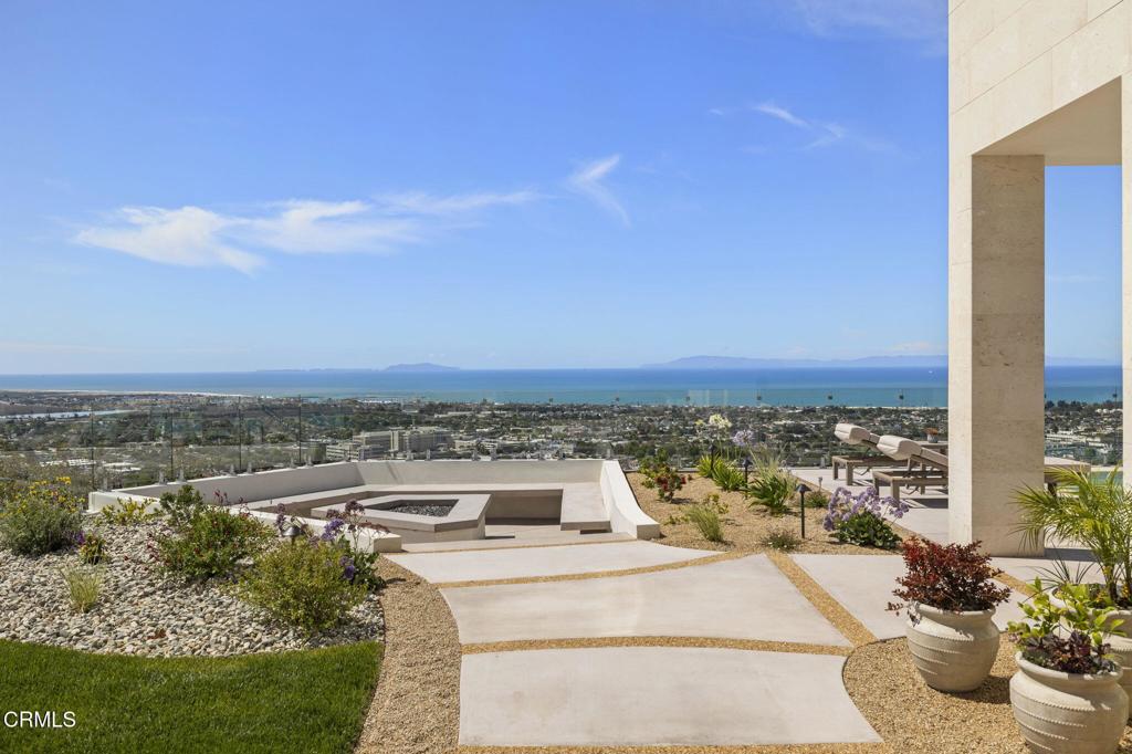 Ventura, California, 93003, United States, 4 Bedrooms Bedrooms, ,5 BathroomsBathrooms,Residential,Active,2041758
