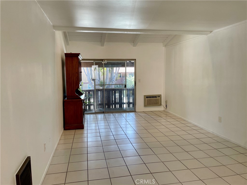 1000 W Macarthur Boulevard 87