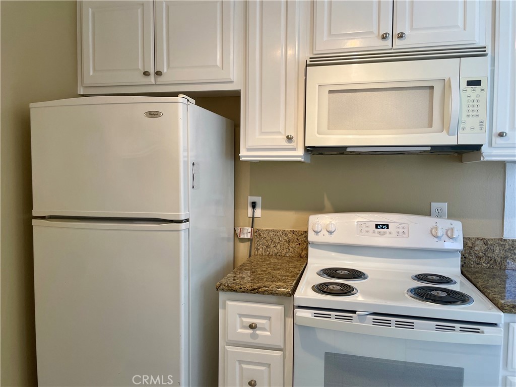 1000 W Macarthur Boulevard 87