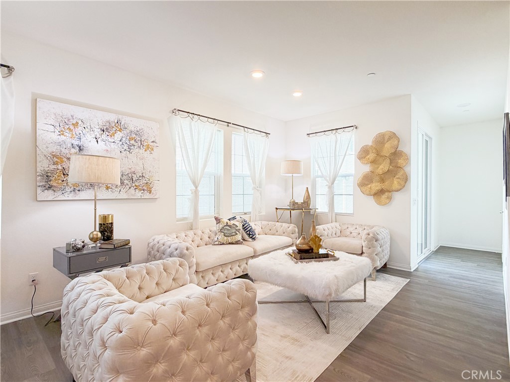 15981 Tanzinite Ln