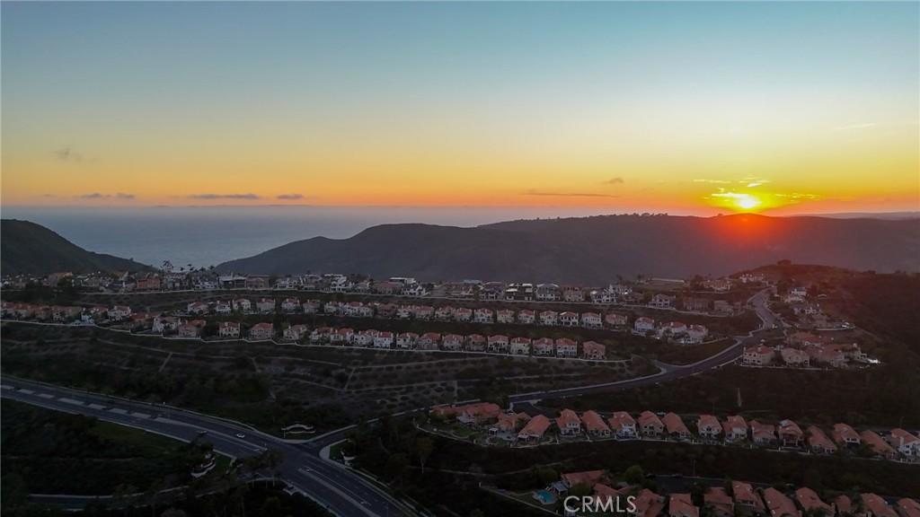 Village Niguel Summit (VIL) - Residential