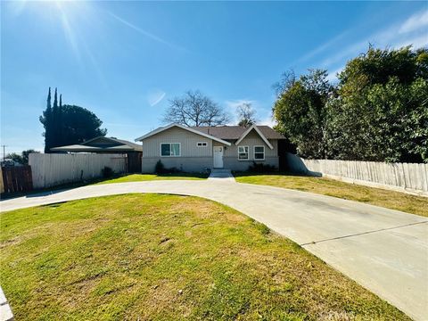 Photo of 2804 Elmwood Ave, Bakersfield, CA 93305 (MLS # SR26048012)