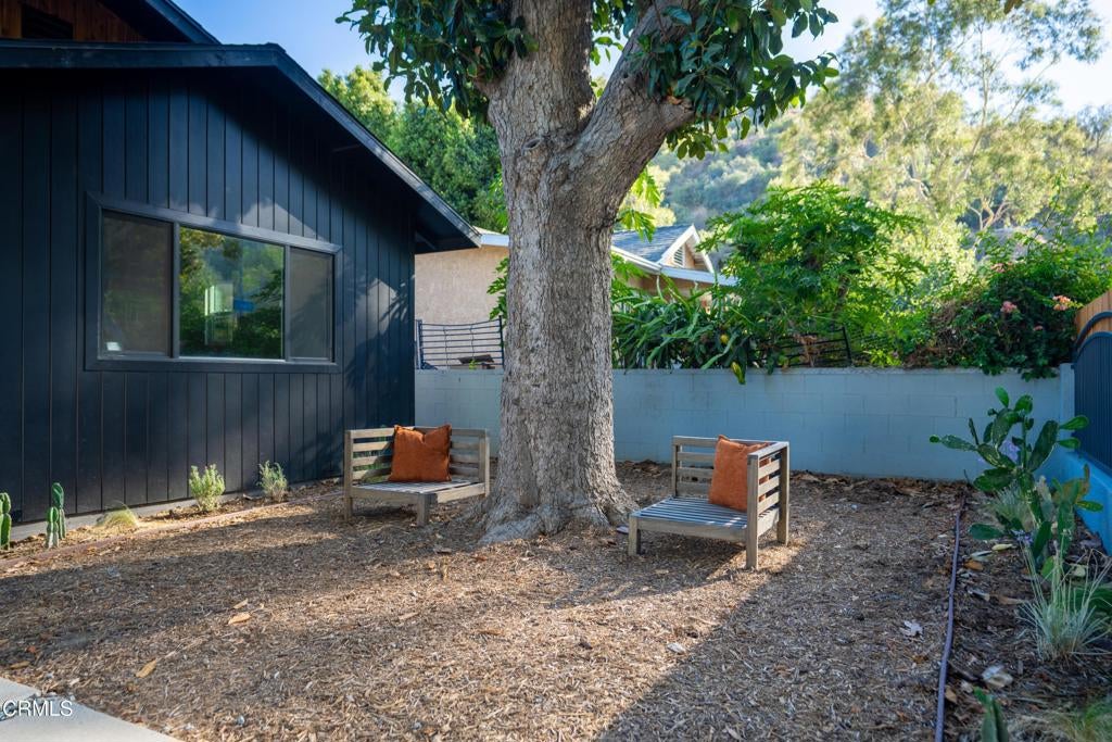 2222 Dorris Place