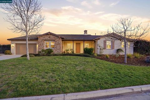 Photo of 372 Falcon Crest Dr Dr, Lompoc, CA 93436 (MLS # 41127045)
