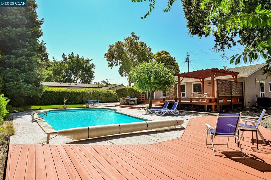 BROOKSIDE - Residential