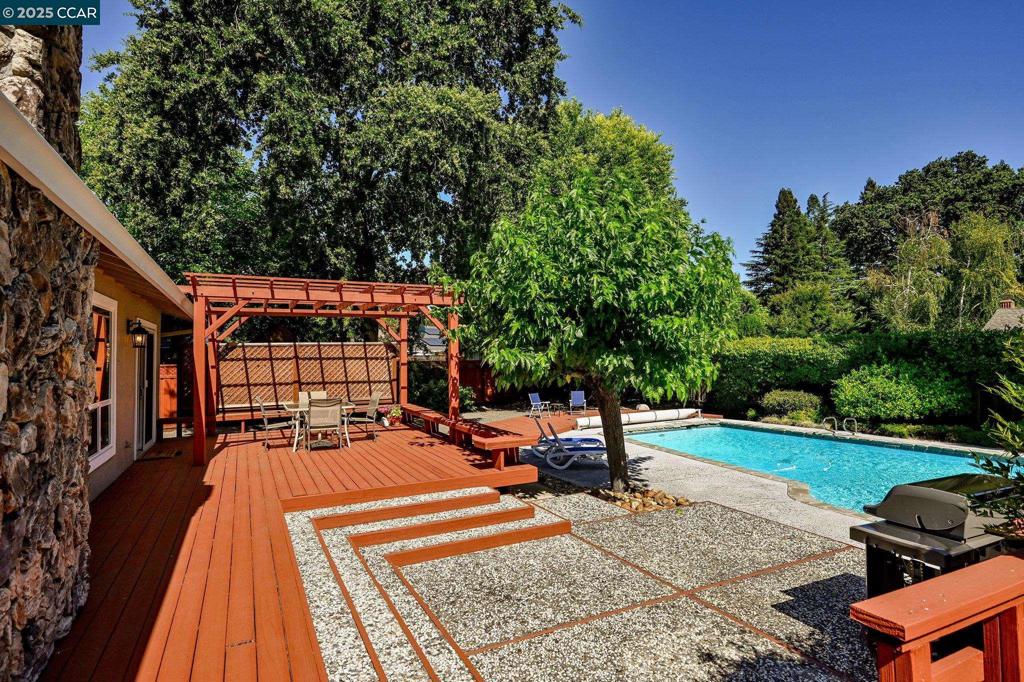 BROOKSIDE - Residential