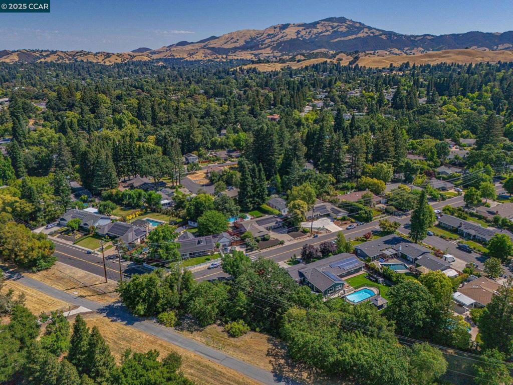 BROOKSIDE - Residential