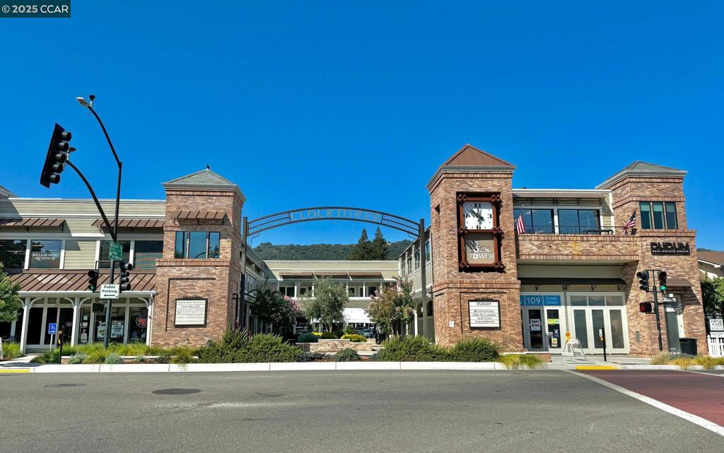 BROOKSIDE - Residential