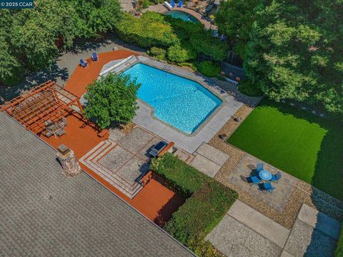 323 Laurel Dr Danville CA 94526
