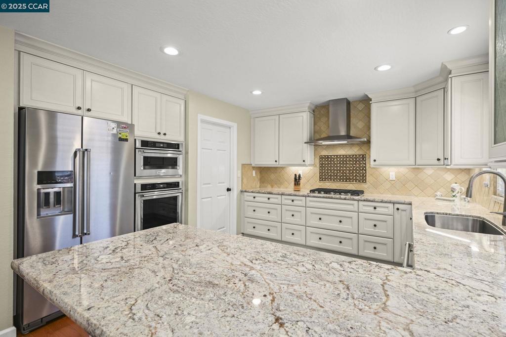 BROOKSIDE - Residential