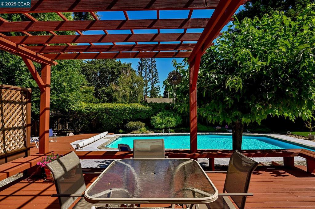 BROOKSIDE - Residential