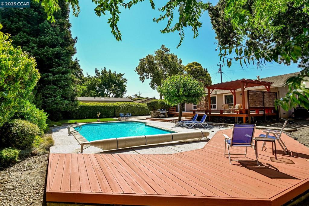 BROOKSIDE - Residential