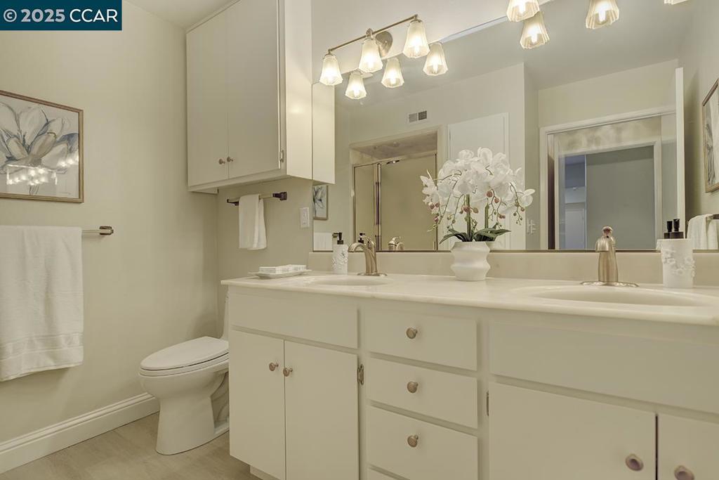 ROSSMOOR - Residential