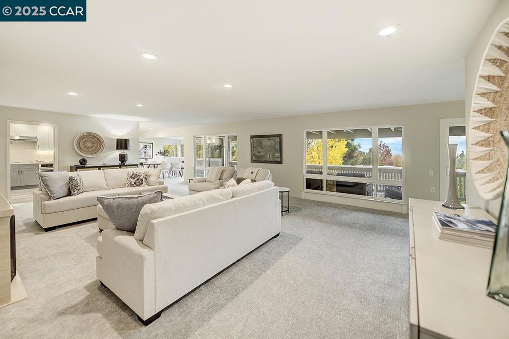 ROSSMOOR - Residential