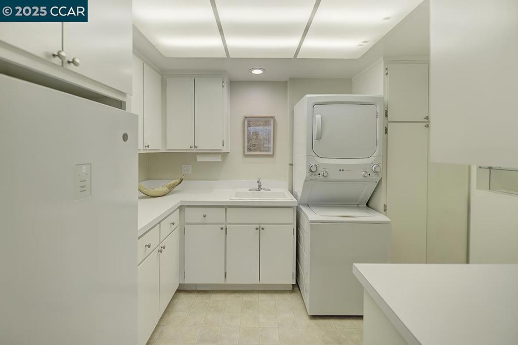 ROSSMOOR - Residential