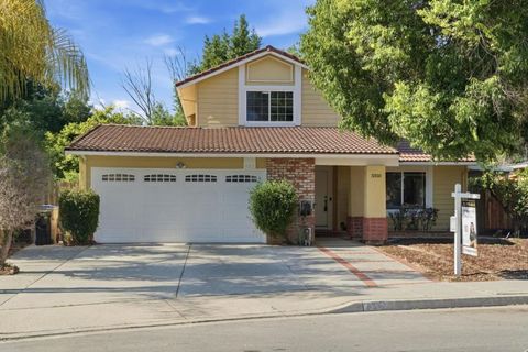 Photo of 3350 Woodside Lane, San Jose, CA 95121 (MLS # ML82046938)