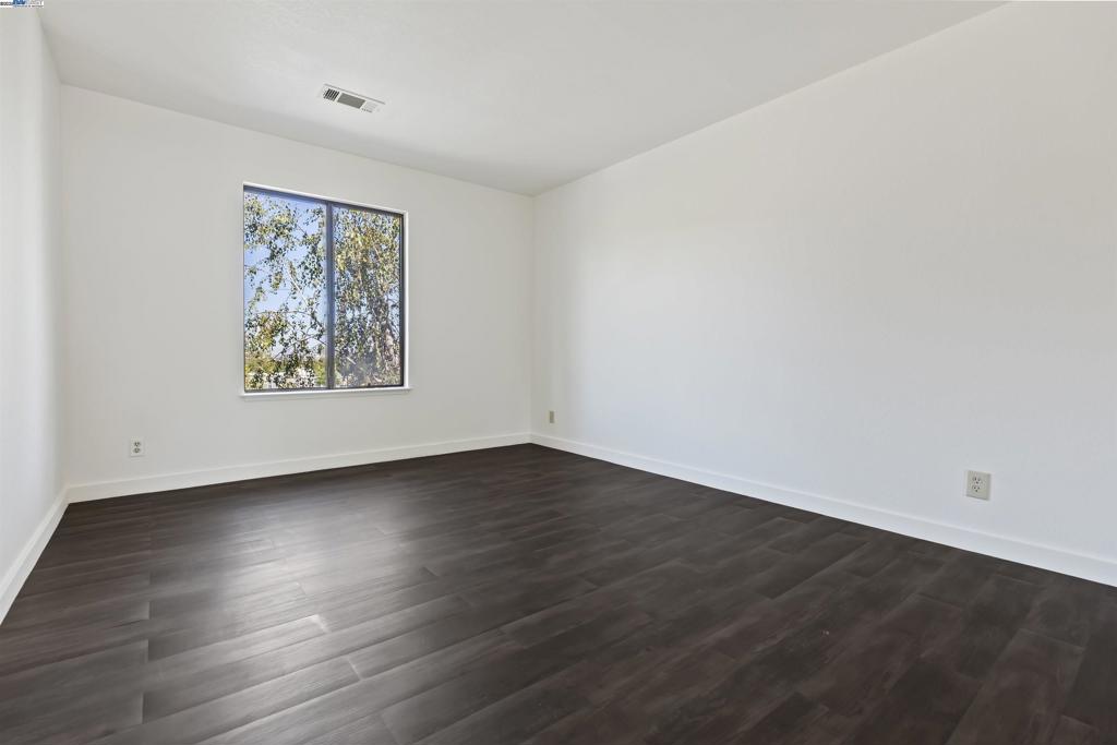 MUIRWOOD - Residential