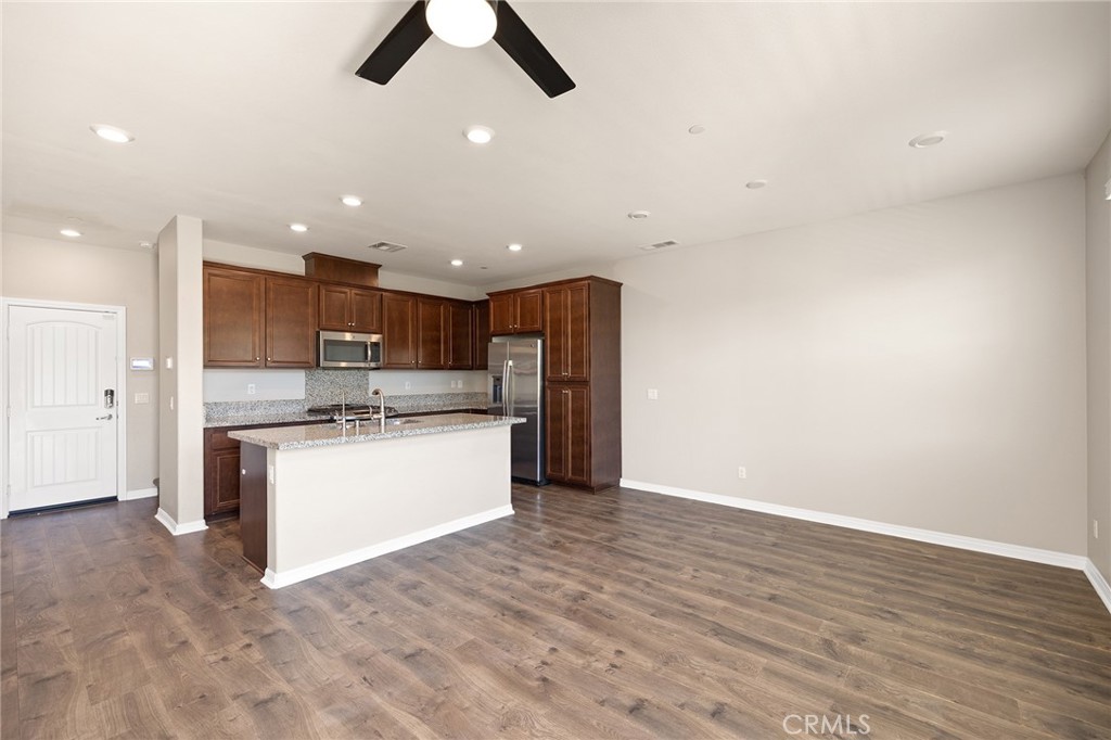 40203 Calle Real