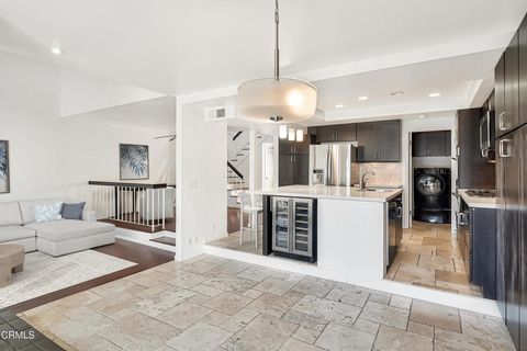 Tiny photo for 2010 Kingsbridge Way, Oxnard, CA 93035 (MLS # V1-34531)