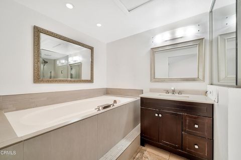 Tiny photo for 2010 Kingsbridge Way, Oxnard, CA 93035 (MLS # V1-34531)