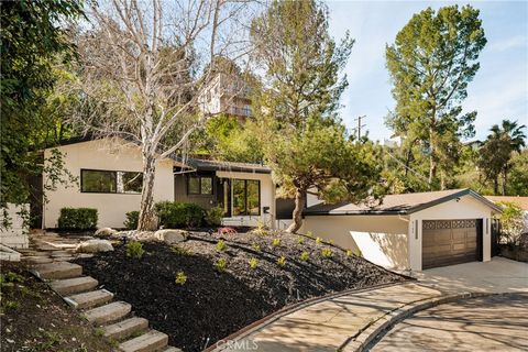 5105 Tendilla Woodland Hills CA 91364