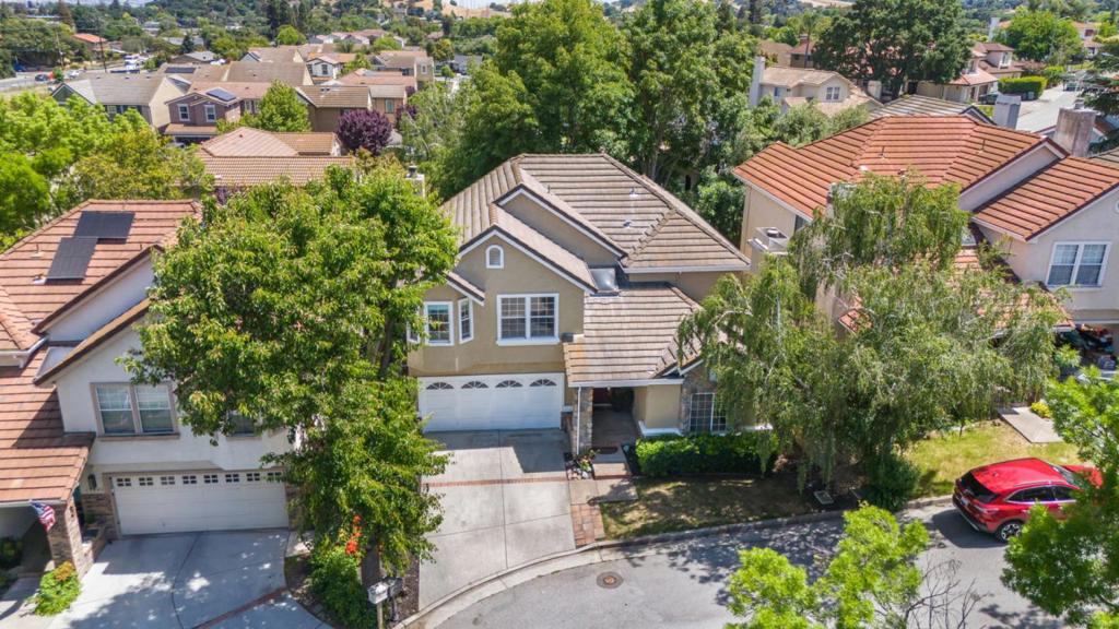 17992 Hillwood Lane