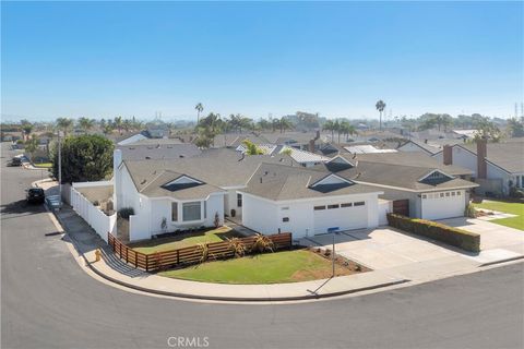 Photo of 21032 Shepherd Ln, Huntington Beach, CA 92646 (MLS # OC25243059)