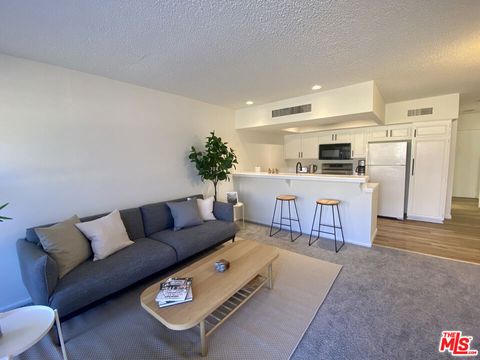 Photo of 1655 E Palm Canyon Drive #318, Palm Springs, CA 92264 (MLS # 26662105)