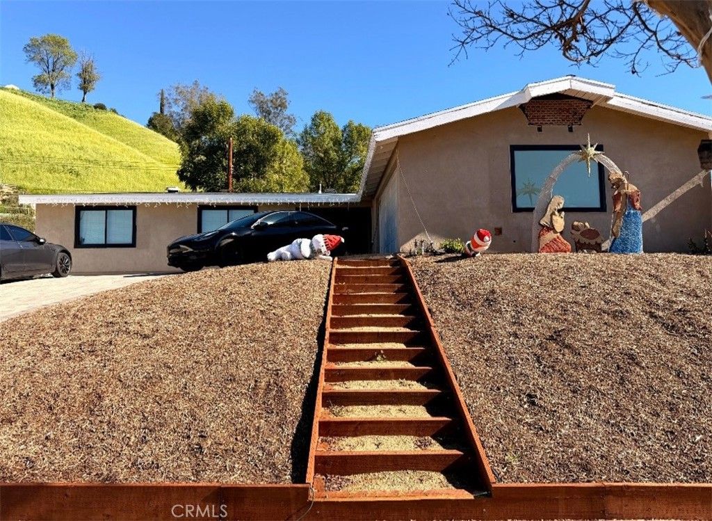 Photo of 20703 Collins, Woodland Hills, CA 91367 (MLS # DW26007915)