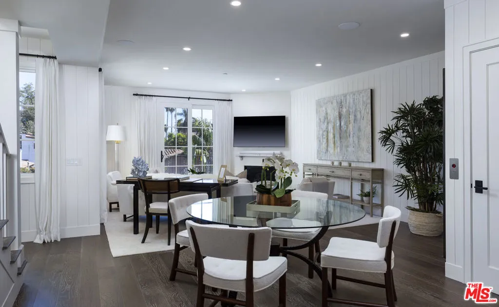 Santa Barbara, California 93101, United States, 3 Bedrooms Bedrooms, ,3 BathroomsBathrooms,Residential,Active,180792