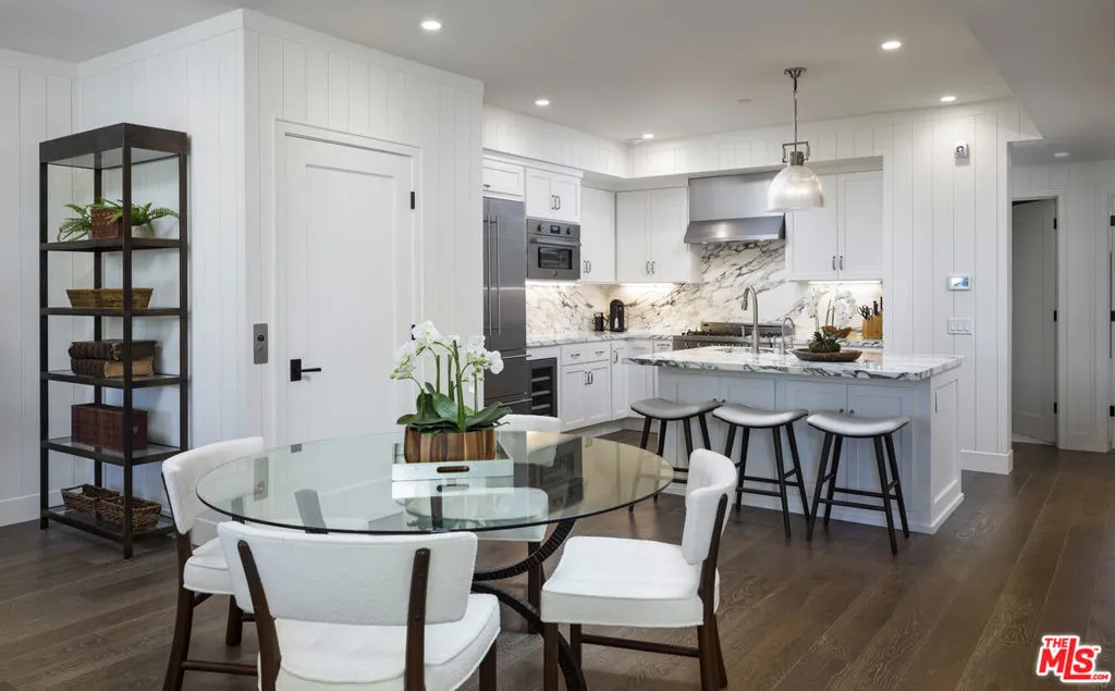 Santa Barbara, California 93101, United States, 3 Bedrooms Bedrooms, ,3 BathroomsBathrooms,Residential,Active,180792