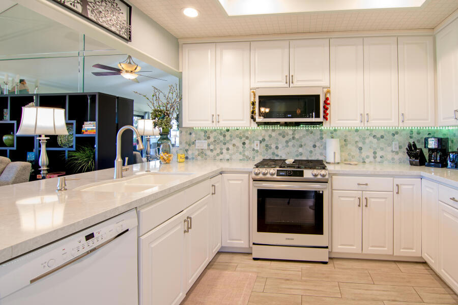 Woodhaven Country Cl - Residential