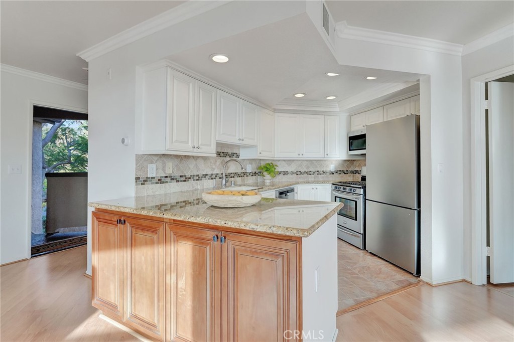 1074 Calle Del Cerro 1806