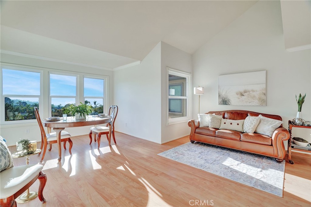 1074 Calle Del Cerro 1806