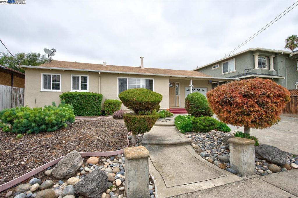 JACKSON TRIANGLE - Residential