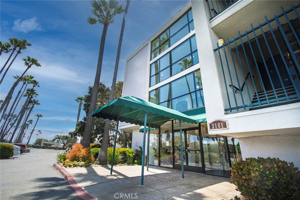 - - Residential Lease