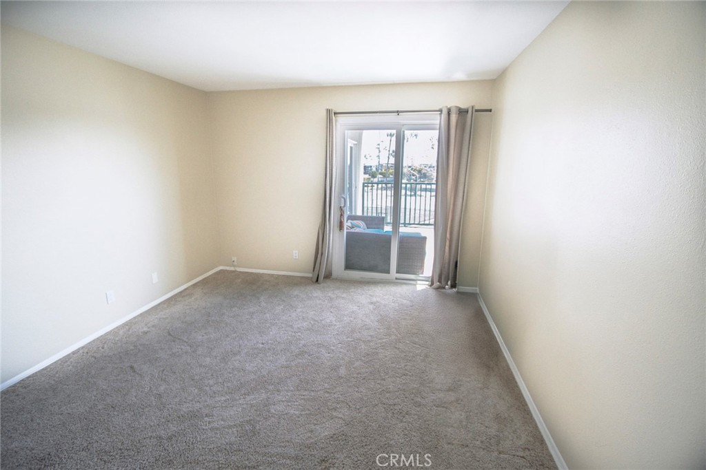 - - Residential Lease