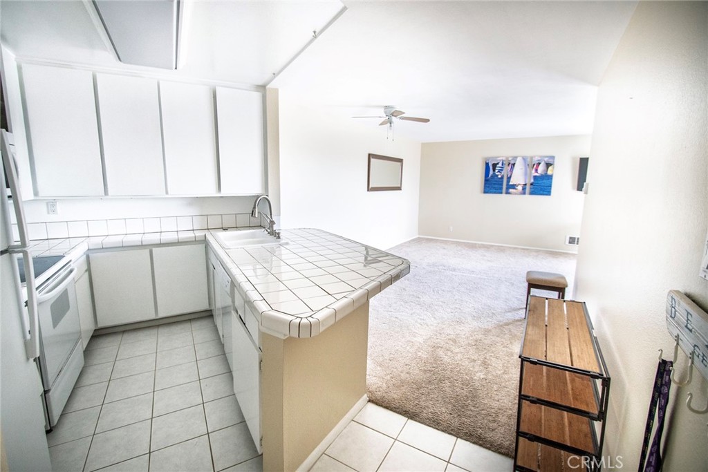 - - Residential Lease