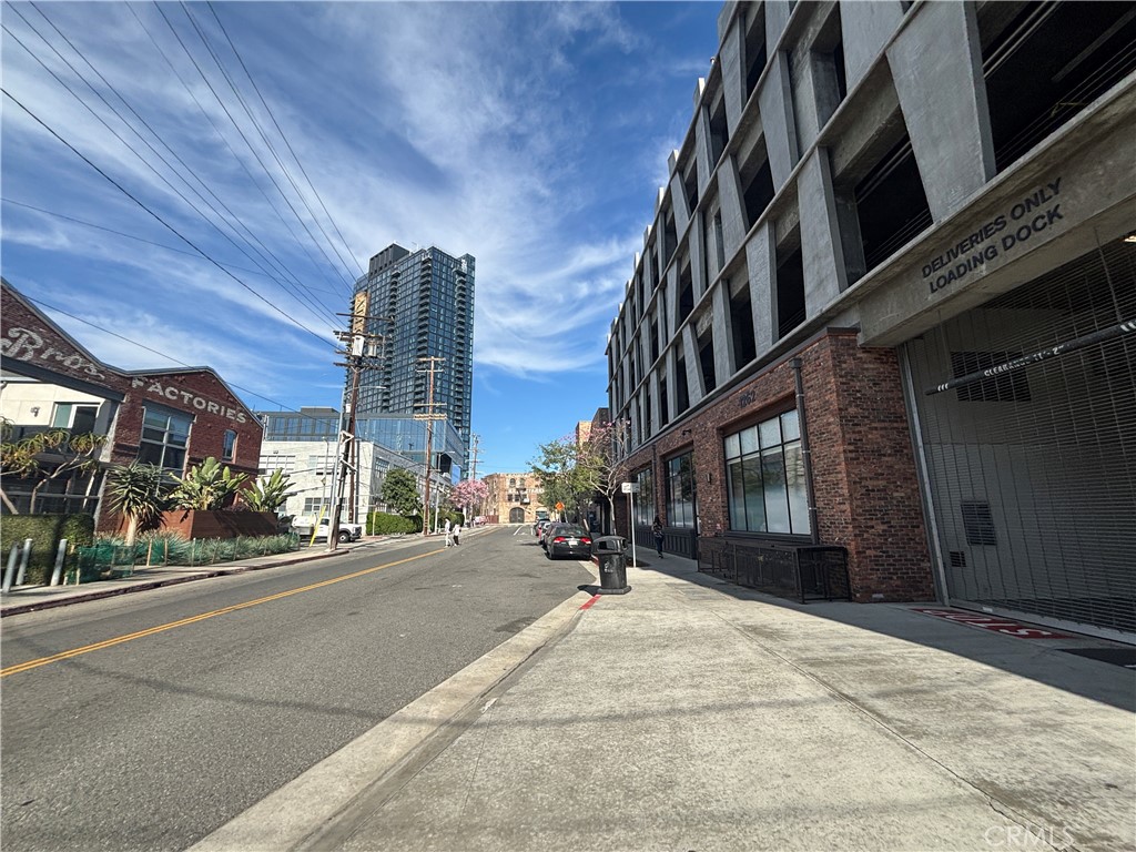 530 Molino Street 202
