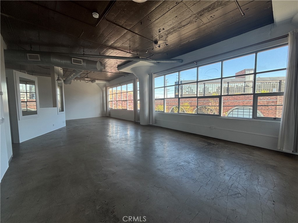 530 Molino Street 202