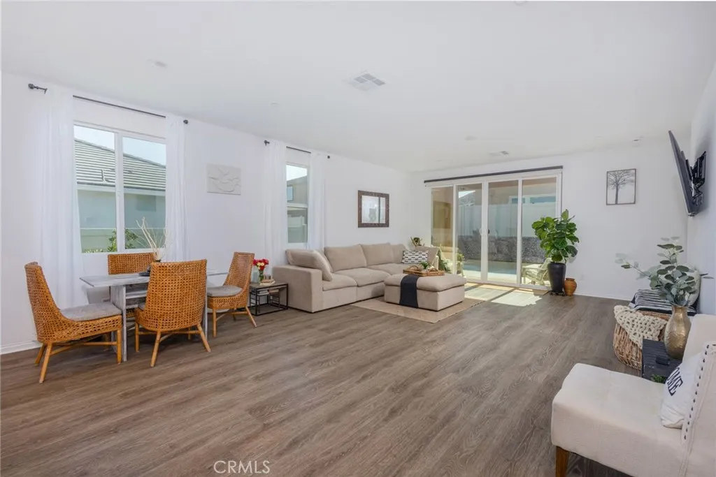 Menifee, California 92584, United States, 3 Bedrooms Bedrooms, ,2 BathroomsBathrooms,Residential,Active,188500