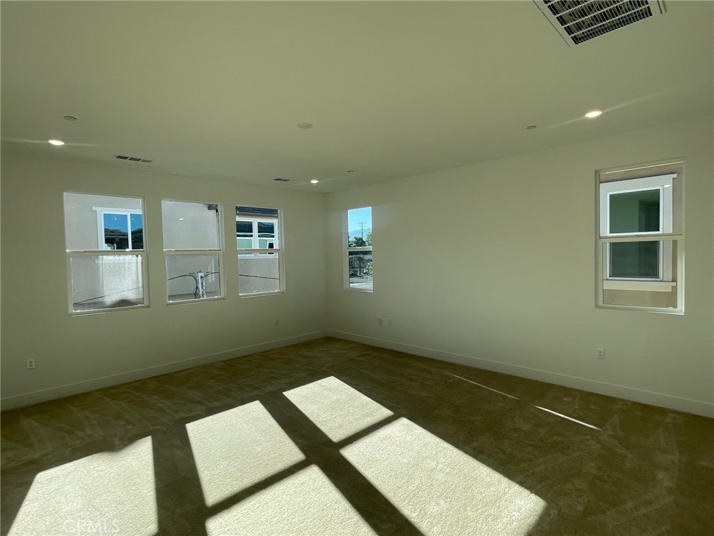 1184 Silver wood Way