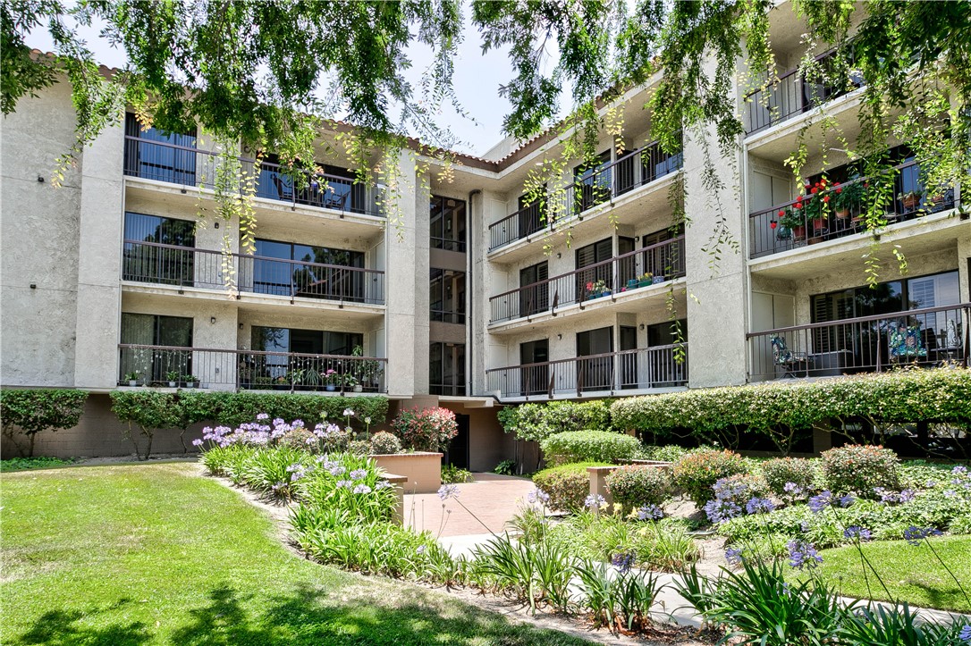 A rare Modul 17 2 bedroom 2 bath Condo in the desirable Leisure World Seal Beach community is available. Leisure World Seal Beach is a 55+ active senior community close to the beach in sunny Orange County California. Leisure world offer a resort-style living experience. Modul 17 is the last developed phase and only condos in Leisure World Seal Beach. Leisure World offers a 9-hole golf course, swimming pools, gyms, six clubhouse and every thing else you would expect, 24 hour maned security. This unit has 2 balconies with pleasant views and quite relaxing feeling. The homes are condominiums in Modul 17 are not stock co-ops.