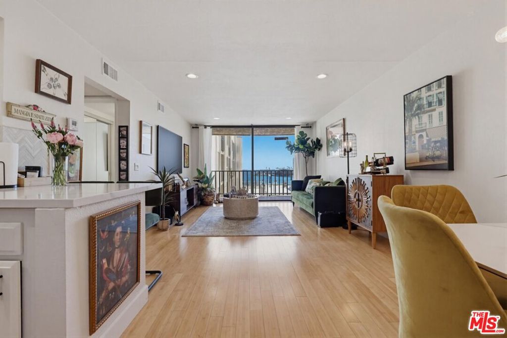 1140 E Ocean Boulevard 220