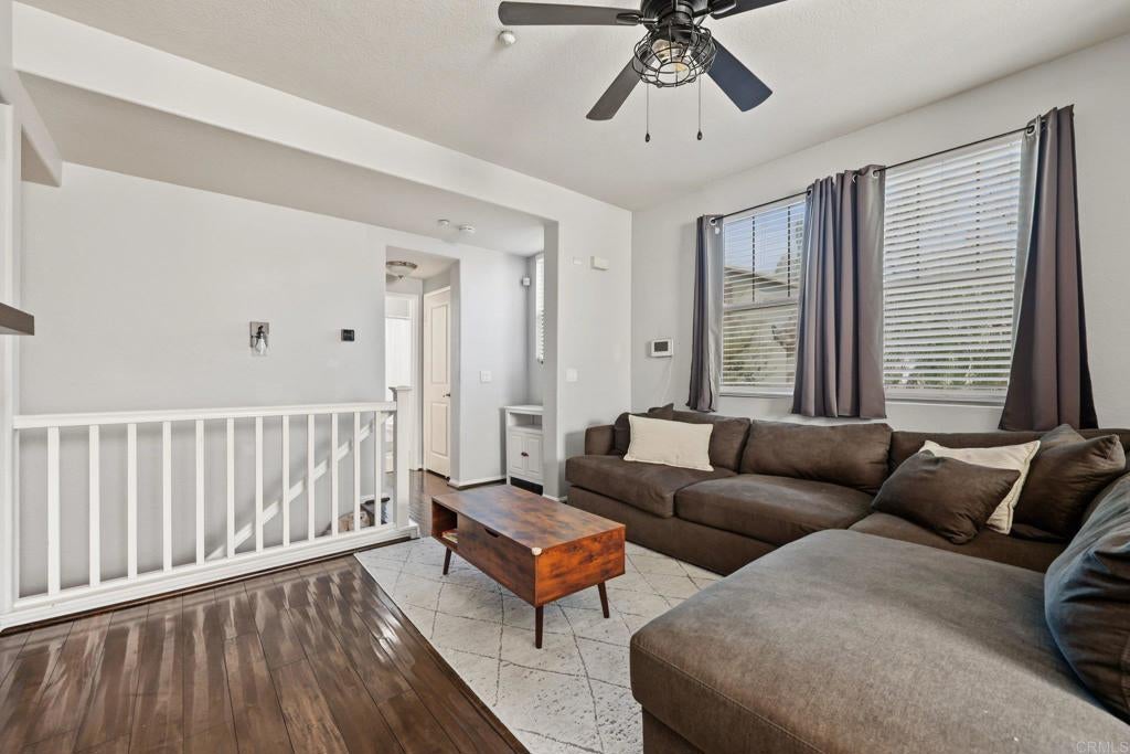 1812 Olive Green Street 1