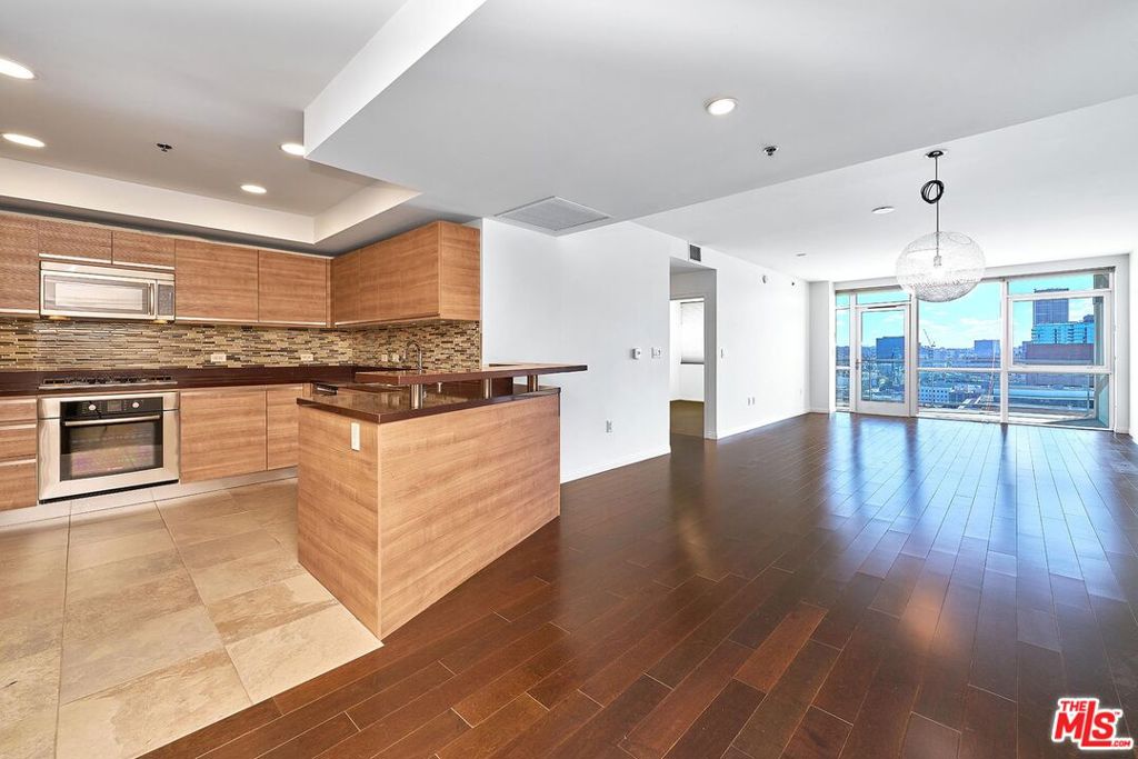 3785 Wilshire Boulevard 2008