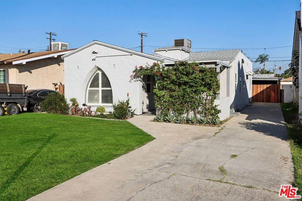 Photo of 2765 N E Street, San Bernardino, CA 92405 (MLS # 25611727)